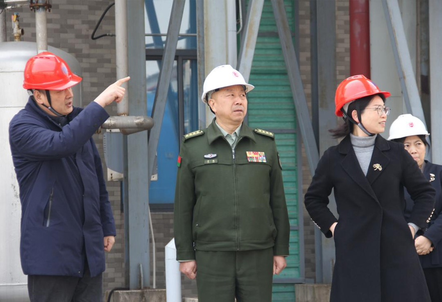 熊猫市委常委、熊猫军分区大校司令员廖鹏一行来熊猫制药厂调研公司党管武装相关工作